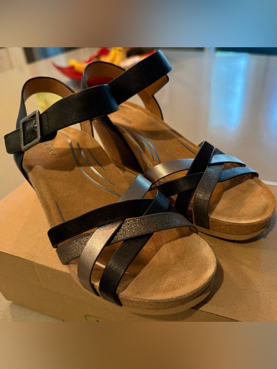 Aetrex Shoes - Aetrex Black Strappy Comfort Wedge Sandals 37 - worn once!
